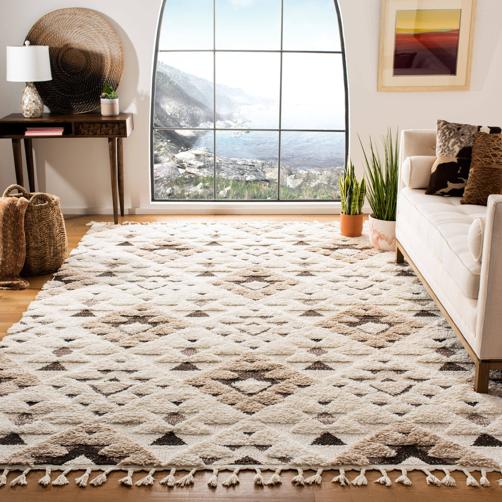 Safavieh Moroccan Tassel Shag MTS688A Ivory /Brown Rug - 6' 7" x 9' 2"